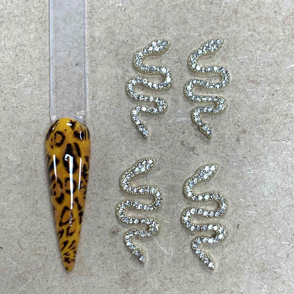 Practical Guide to 3D Snake Nail Charms for Pros