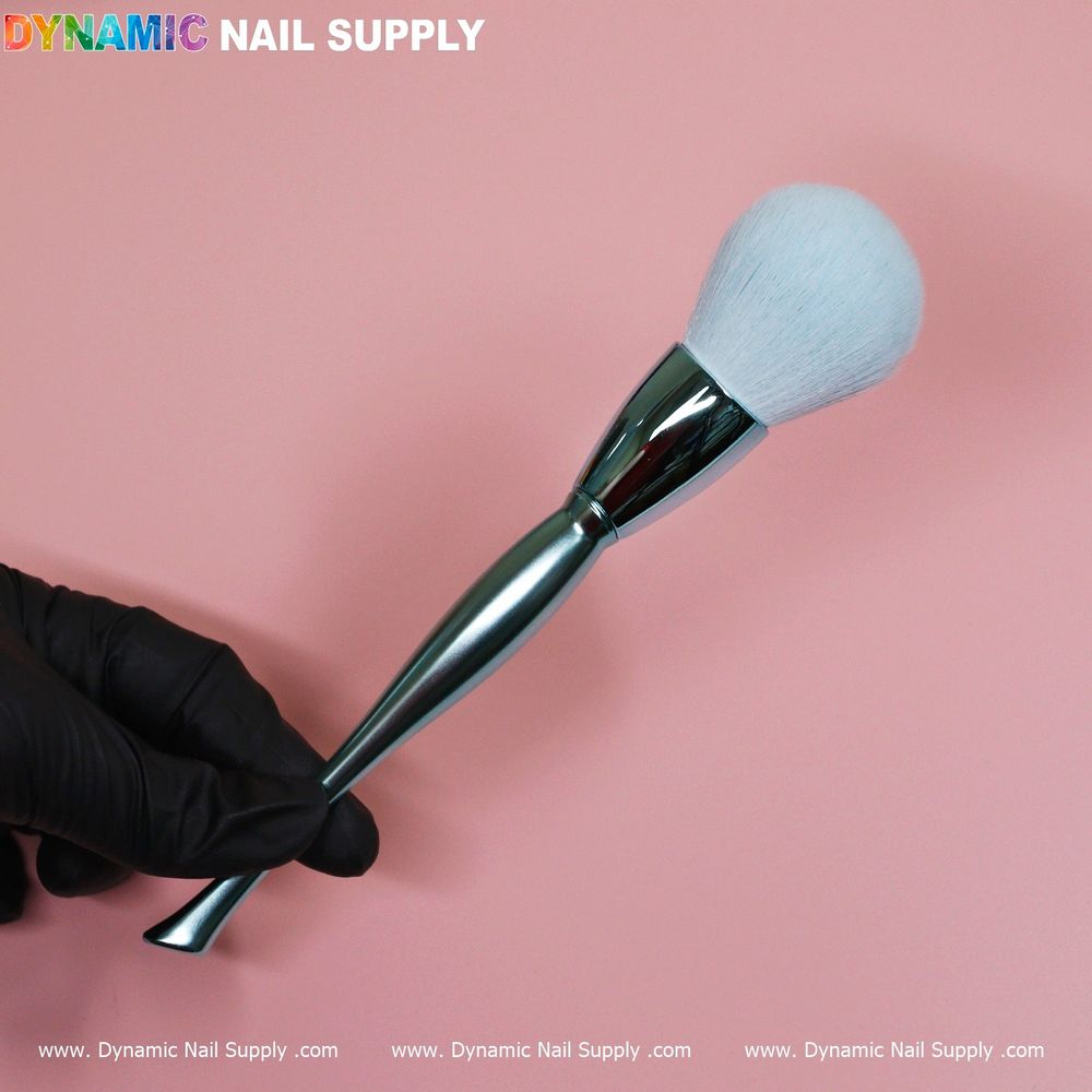 Beginner’s Guide to a Cosmetic Dust Brush for Nails